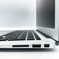 Apple MacBook Air 13,3″ (2017), Core i5 1,8 GHz, 8 GB/256 GB, Graphics 6000 1536 MB, AZERTY, macOS 10.14.6, 120 Ladezyklen, Silber, mit Ladegerät