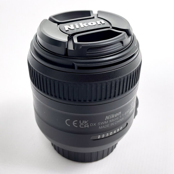 Nikon AF-S DX Micro NIKKOR 40 mm f/2,8G Objektiv, Schwarz, 2230490