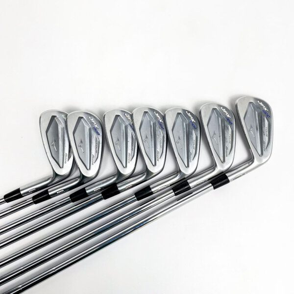 Mizuno JPX 900 Tour Iron Set 4–PW, Right-Handed, Dynamic Gold, Golf Pride