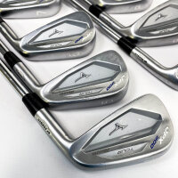 Mizuno JPX 900 Tour Iron Set 4–PW, Right-Handed, Dynamic Gold, Golf Pride
