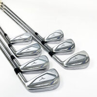 Mizuno JPX 900 Tour Iron Set 4–PW, Right-Handed, Dynamic Gold, Golf Pride