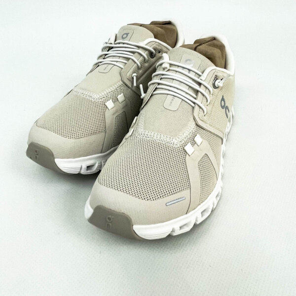 On Cloud 6 Sneakers EU 39 Pearl/White Synthetic