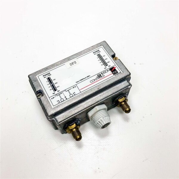 PENN JOHNSON CONTROLS 2F2 , P78ALA-9351 Doppeldruckregler